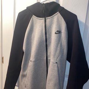 Nike tech fleece (black and grey)